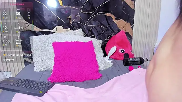 brittanyy20 online show from 07/14/26, 10:21