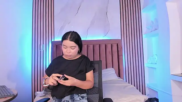 LunaWiill  online show from 09/24/25, 12:19