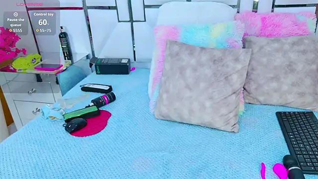 SabrinnaTaylor online show from 11/18/25, 07:07