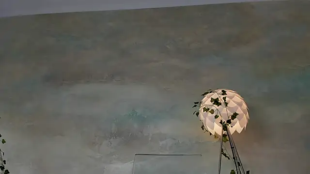 Snapshot of Moon_Shard chatting on 07/19/26, 06:17 Moon Shard online show from 07/19/26, 06:17
