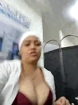 Snapshot of MILA__06 chatting on 04/30/26, 01:06 MILA 06 online show from 04/30/26, 01:06
