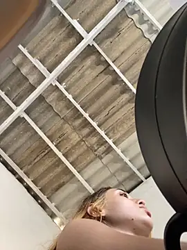 loirinhaaa online show from 11/05/25, 03:12