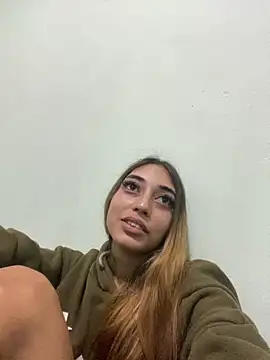 loirinhaaa online show from 11/21/25, 03:11