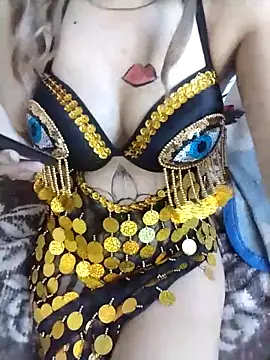 Snapshot of shahinaz-123 chatting on 02/11/26, 11:04 shahinaz-123 online show from 02/11/26, 11:04