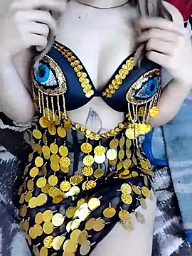 Snapshot of shahinaz-123 chatting on 02/17/26, 09:39 shahinaz-123 online show from 02/17/26, 09:39