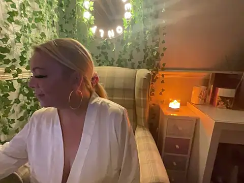 BonnyDesire online show from 11/20/25, 07:57