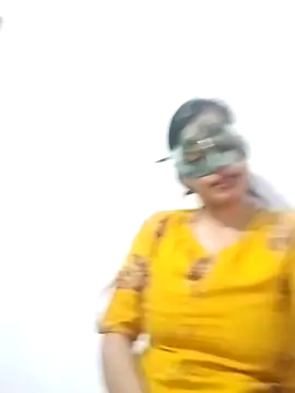 ms-naina online show from 04/19/26, 08:33