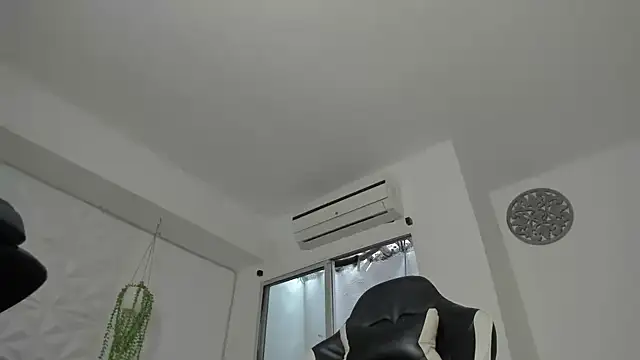 Dakota x18 online show from 10/06/25, 07:44