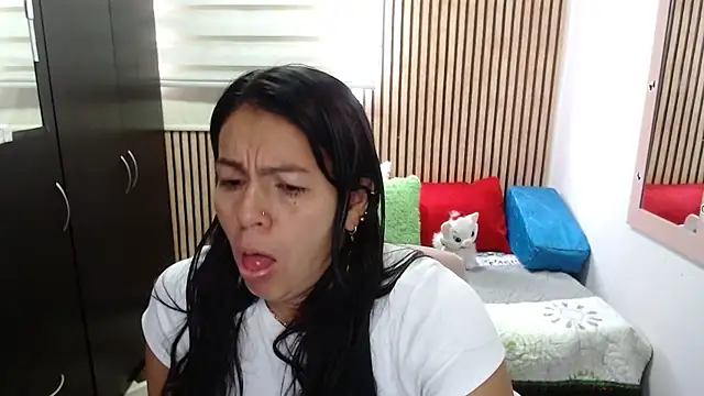 camilavargas  online show from 05/26/26, 03:30