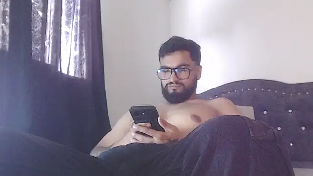 Chrys harris77 online show from 04/15/26, 07:58