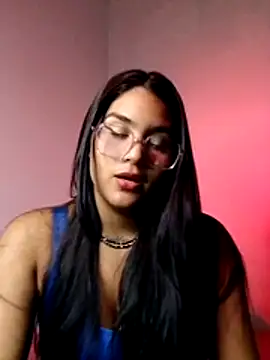 Renata Zoe online show from 12/15/25, 12:15