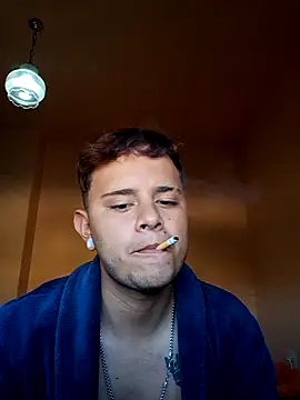 Snapshot of Meenlove chatting on 09/17/25, 07:32 Meenlove online show from 09/17/25, 07:32