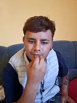 Snapshot of Meenlove chatting on 10/06/25, 08:45 Meenlove online show from 10/06/25, 08:45