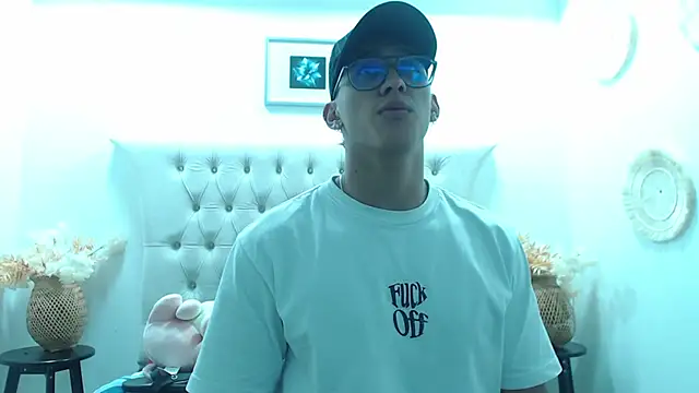 SalvadorFit online show from 12/04/25, 08:28