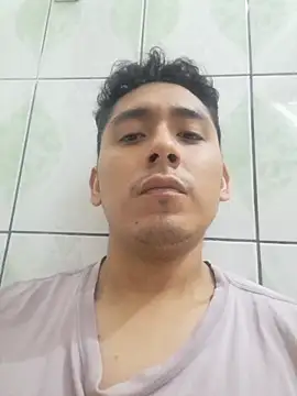 Snapshot of latinbigcock1_ chatting on 09/28/25, 04:18 latinbigcock1 online show from 09/28/25, 04:18