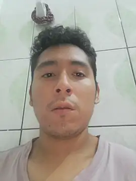 Snapshot of latinbigcock1_ chatting on 10/31/25, 01:50 latinbigcock1 online show from 10/31/25, 01:50