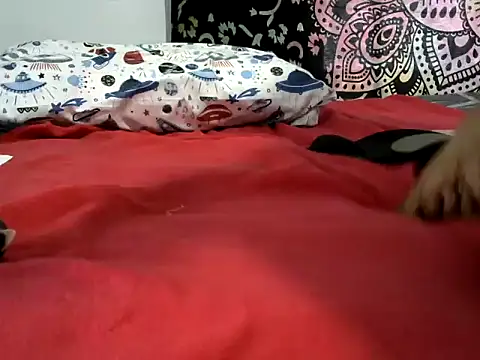 Snapshot of la_esposa_xxx chatting on 02/18/26, 12:50 la esposa xxx online show from 02/18/26, 12:50