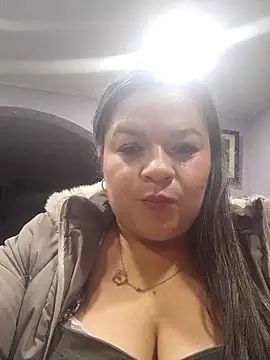 Snapshot of Amalia-sm chatting on 10/12/25, 05:06 Amalia-sm online show from 10/12/25, 05:06