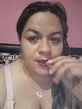 Snapshot of Amalia-sm chatting on 10/20/25, 03:18 Amalia-sm online show from 10/20/25, 03:18