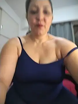Snapshot of Lunita86 chatting on 06/02/26, 02:13 Lunita86 online show from 06/02/26, 02:13