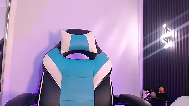 Scarleett Moon online show from 11/17/25, 04:07