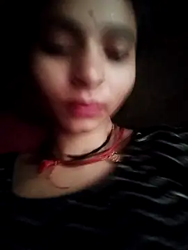 Snapshot of R_Roshni chatting on 09/27/25, 12:48 R Roshni online show from 09/27/25, 12:48