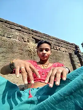 Snapshot of R_Roshni chatting on 11/18/25, 05:01 R Roshni online show from 11/18/25, 05:01