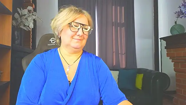 Marta Wils online show from 10/31/25, 06:47