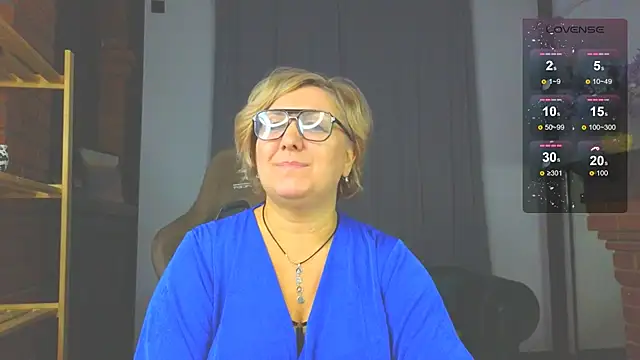 Marta Wils online show from 11/25/25, 02:44