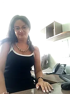 ValeriaLove43211 online show from 09/22/25, 06:59