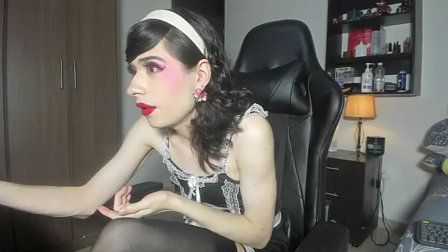 Snapshot of urLittlesissy chatting on 07/15/26, 03:45 urLittlesissy online show from 07/15/26, 03:45