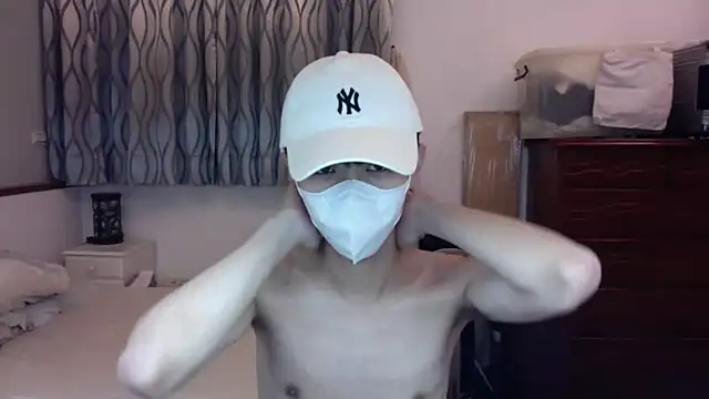 kai101010 online show from 09/28/25, 04:12