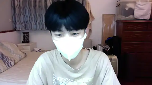 kai101010 online show from 10/31/25, 04:08