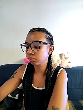 Suzanelee1 online show from 09/17/25, 05:14