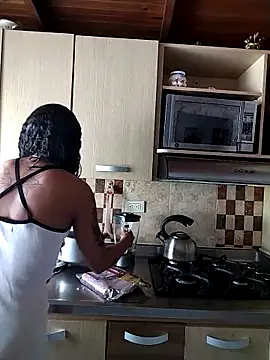 Suzanelee1 online show from 10/29/25, 02:30