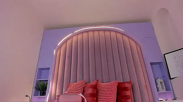 KeendraFox  online show from 10/04/25, 05:22