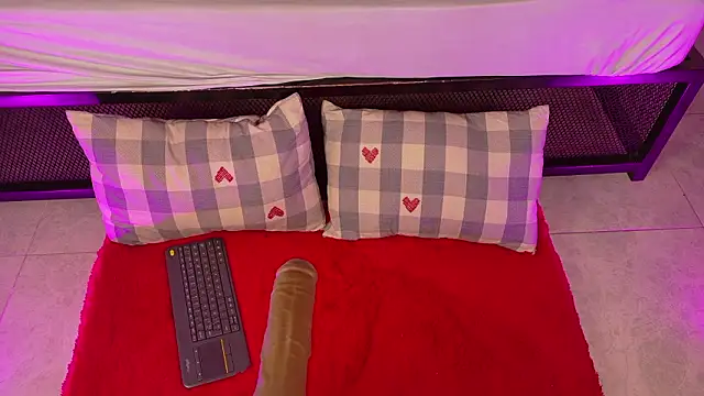 KeendraFox  online show from 02/21/26, 11:11