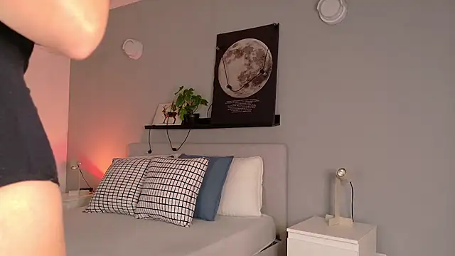 KeendraFox  online show from 03/06/26, 11:17