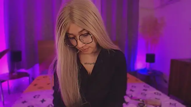 SofiaClarkson online show from 10/13/25, 05:07