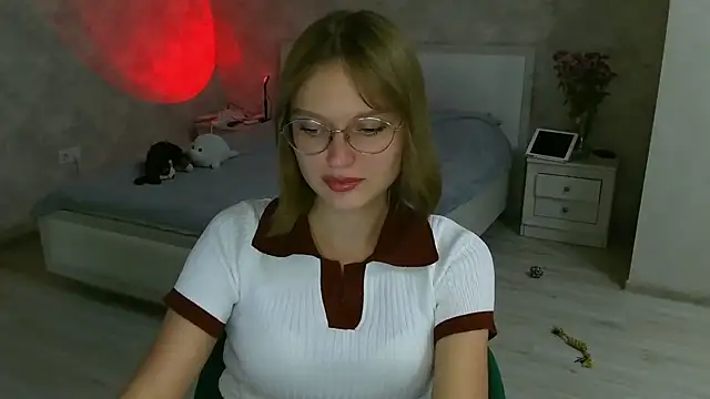 Miss Diamond Maria online show from 10/08/25, 06:27
