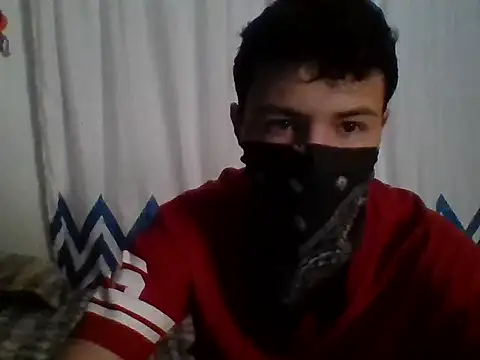 Snapshot of El_awo_ chatting on 09/23/25, 04:10 El awo  online show from 09/23/25, 04:10