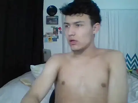 Snapshot of El_awo_ chatting on 09/25/25, 04:43 El awo  online show from 09/25/25, 04:43