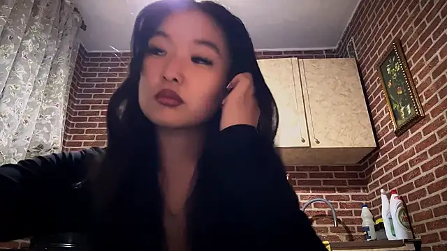 EmmaLeexth online show from 12/14/25, 01:49