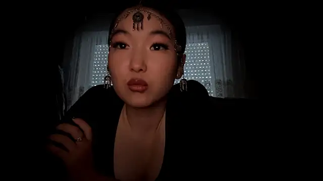 EmmaLeexth online show from 01/18/26, 07:34