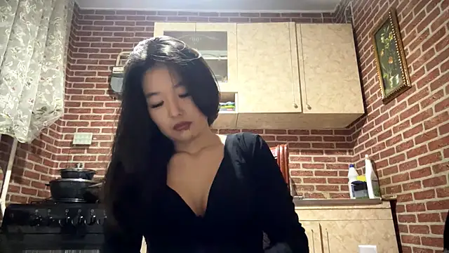 EmmaLeexth online show from 02/15/26, 02:14