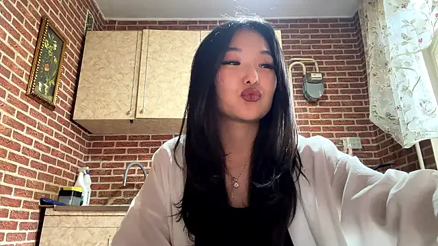 EmmaLeexth online show from 03/24/26, 11:26