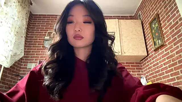 EmmaLeexth online show from 03/31/26, 10:15