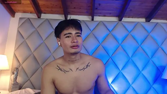 Clement Reyes online show from 11/04/25, 01:21