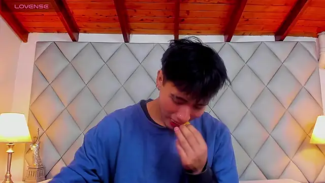 Clement Reyes online show from 12/04/25, 07:33