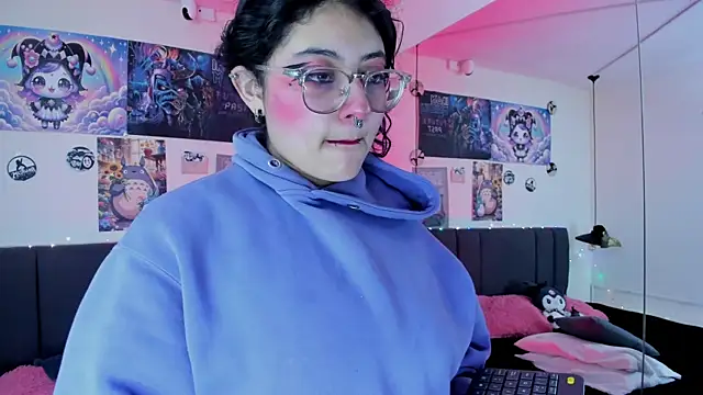 Snapshot of SabrinaV_ chatting on 05/20/26, 11:27 SabrinaV online show from 05/20/26, 11:27
